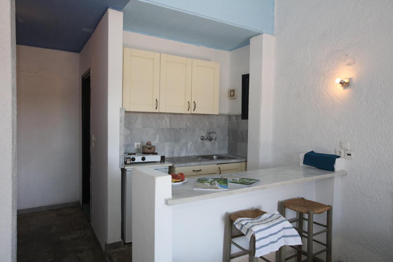باتسي St George Studios & Apartments المظهر الخارجي الصورة