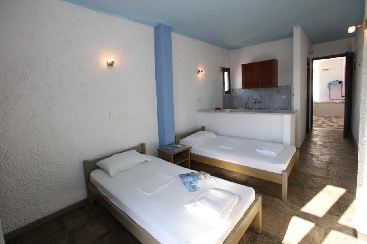 باتسي St George Studios & Apartments المظهر الخارجي الصورة