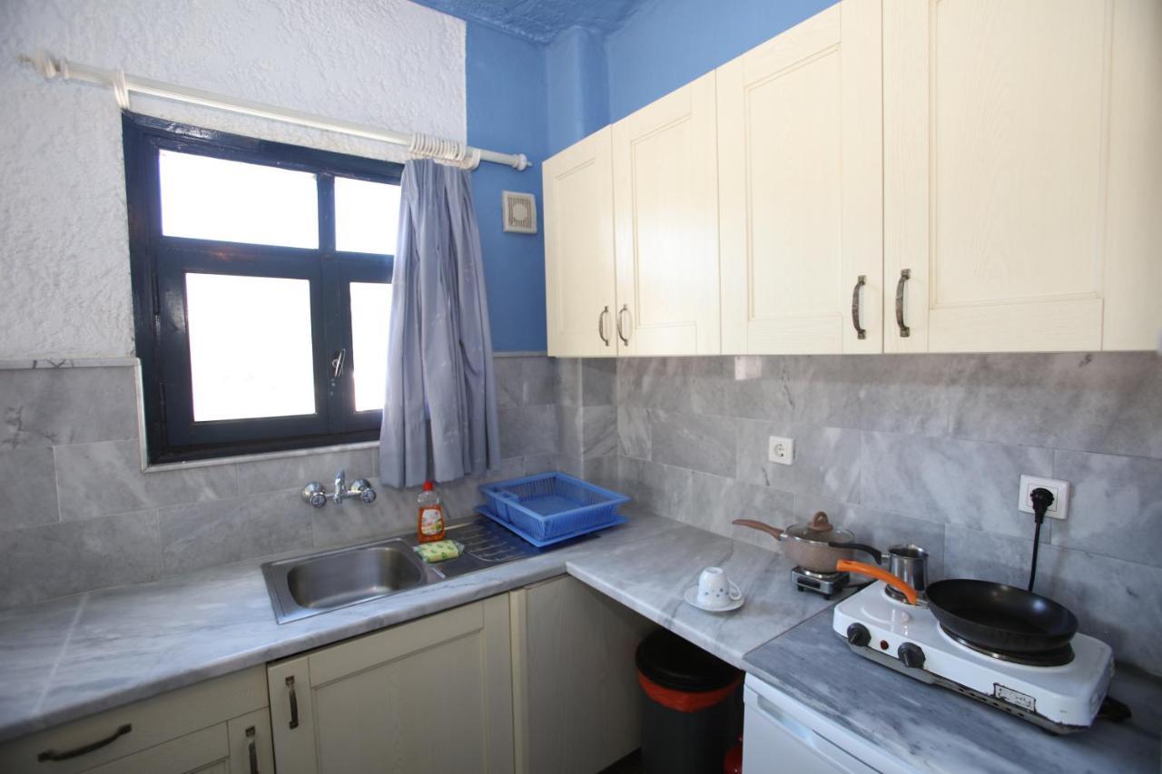 باتسي St George Studios & Apartments المظهر الخارجي الصورة