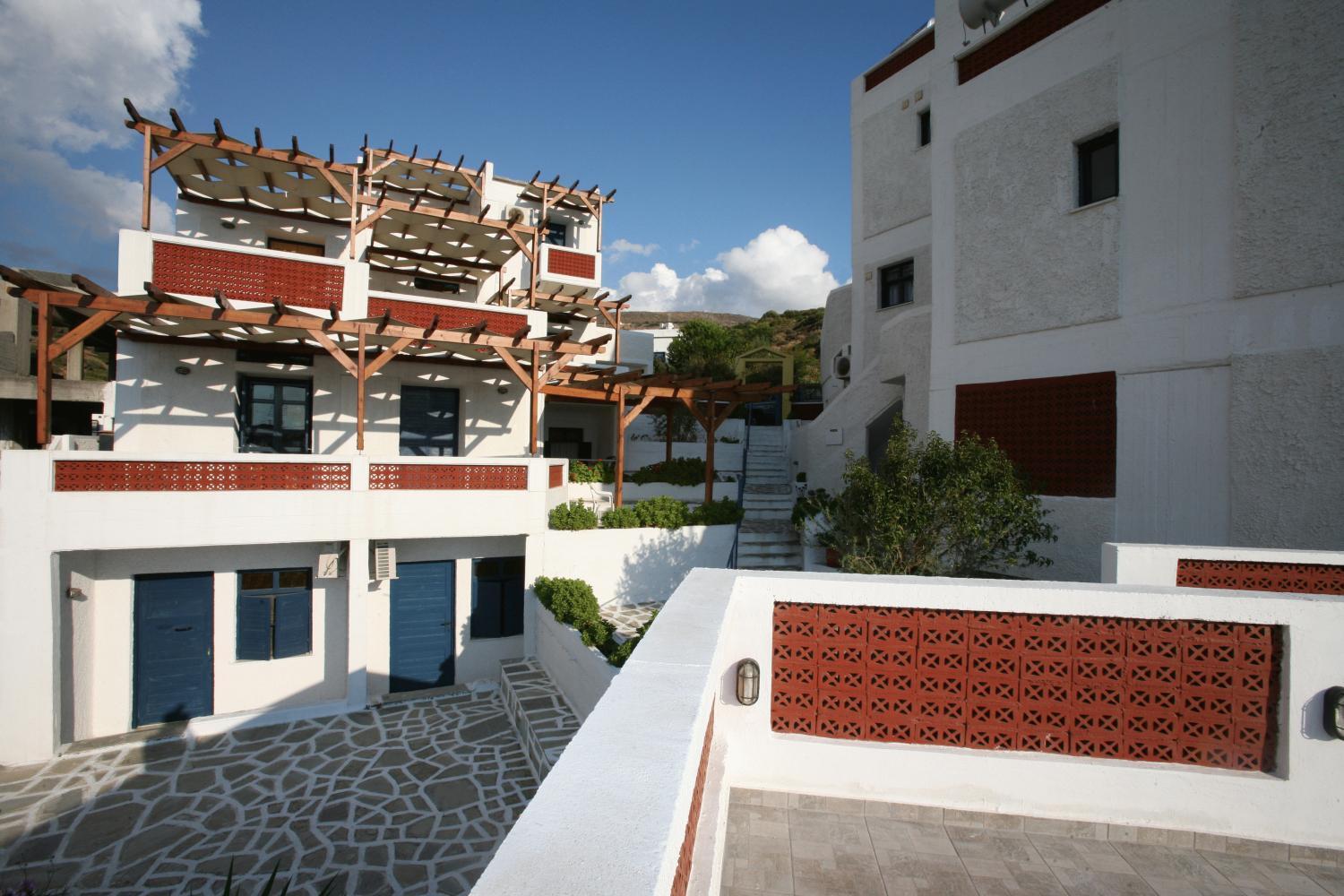باتسي St George Studios & Apartments المظهر الخارجي الصورة