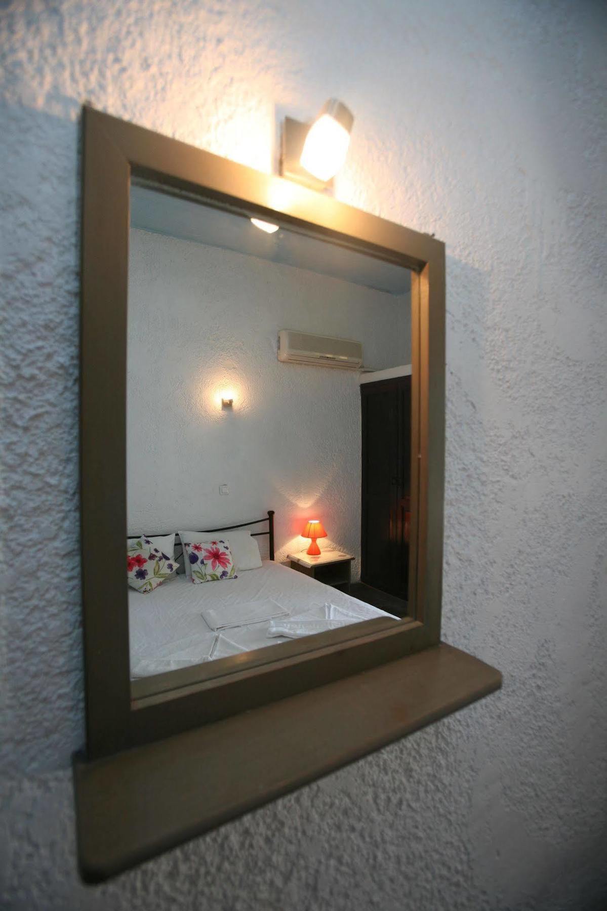 باتسي St George Studios & Apartments المظهر الخارجي الصورة
